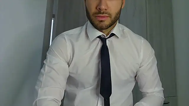 Justynn1 online show from May 26, 2026, 5:03 am