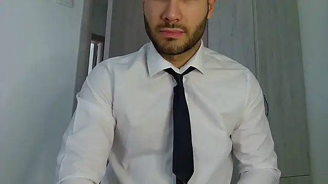 Snapshot of Justynn1 chatting on June 1, 2026, 4:47 am Justynn1 online show from June 1, 2026, 4:47 am