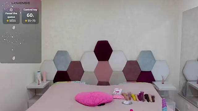 angel blue online show from October 14, 2025, 4:52 pm