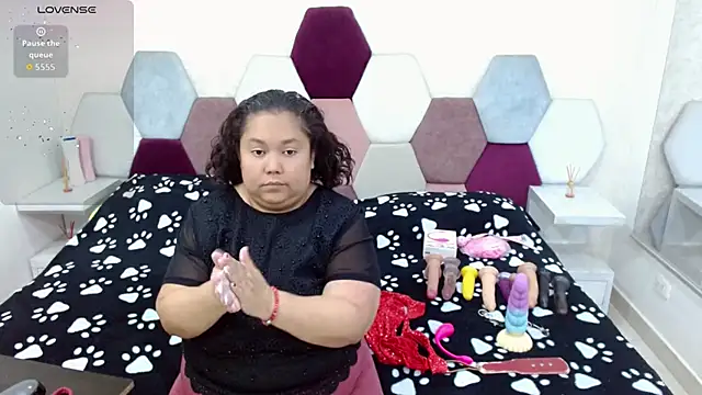 Snapshot of angel_blue chatting on February 14, 2026, 3:42 pm angel blue online show from February 14, 2026, 3:42 pm