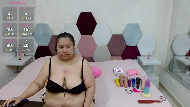 Snapshot of angel_blue chatting on July 13, 2026, 4:54 pm angel blue online show from July 13, 2026, 4:54 pm