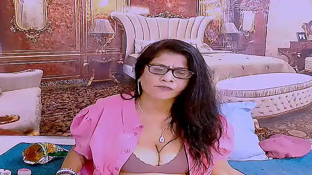 Snapshot of IndianAllure chatting on July 6, 2026, 5:59 am IndianAllure online show from July 6, 2026, 5:59 am