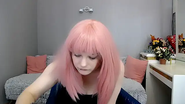 Estheri online show from March 16, 2026, 7:23 am