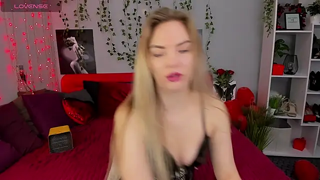 Snapshot of NakedSoulX chatting on March 2, 2025, 8:29 pm NakedSoulX online show from March 2, 2025, 8:29 pm