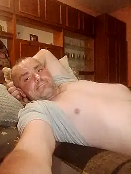 Snapshot of pavel858@xh chatting on June 8, 2026, 11:05 pm pavel858xh online show from June 8, 2026, 11:05 pm