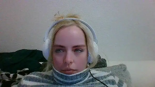 Snapshot of vaneza02 chatting on March 22, 2025, 7:53 pm vaneza02 online show from March 22, 2025, 7:53 pm