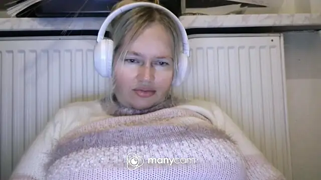Snapshot of vaneza02 chatting on April 25, 2026, 9:56 am vaneza02 online show from April 25, 2026, 9:56 am