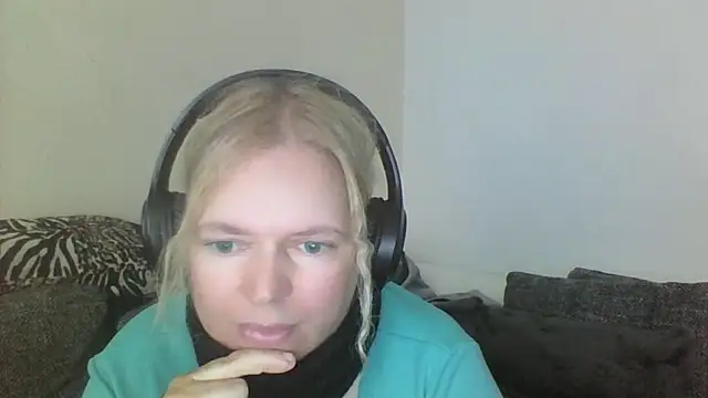 Snapshot of vaneza02 chatting on June 11, 2026, 5:00 pm vaneza02 online show from June 11, 2026, 5:00 pm