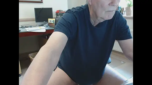 Snapshot of alan_inlondon chatting on March 12, 2026, 4:02 pm alan inlondon online show from March 12, 2026, 4:02 pm