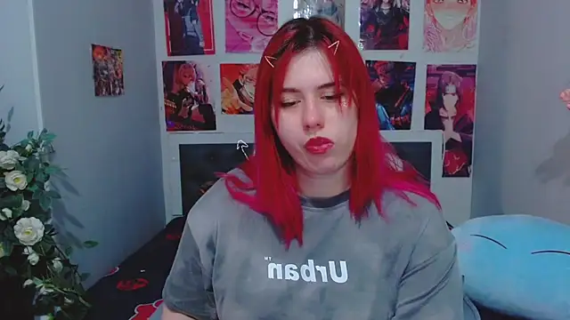 Snapshot of MikaMoonn chatting on December 22, 2024, 12:28 am MikaMoonn online show from December 22, 2024, 12:28 am