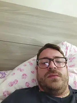 Aleee69 online show from May 21, 2026, 9:44 pm