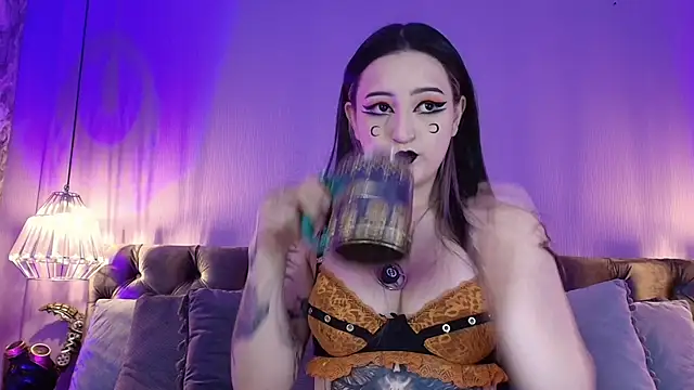 Snapshot of Charlotte_Germanotta_ chatting on June 10, 2026, 5:23 pm Charlotte Germanotta online show from June 10, 2026, 5:23 pm