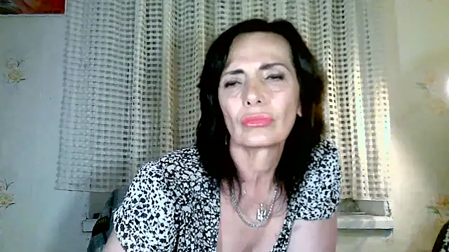 Snapshot of DreamMarianna chatting on June 9, 2026, 9:15 pm DreamMarianna online show from June 9, 2026, 9:15 pm