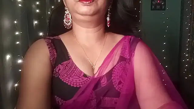Snapshot of YourModhu chatting on June 25, 2026, 6:23 pm YourModhu online show from June 25, 2026, 6:23 pm