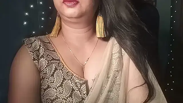 Snapshot of YourModhu chatting on July 3, 2026, 8:37 pm YourModhu online show from July 3, 2026, 8:37 pm