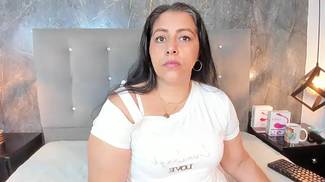 SexxyPamela online show from April 1, 2026, 7:11 pm