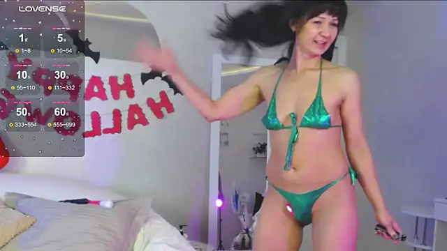 Snapshot of Melissa_Fane chatting on October 28, 2025, 2:09 pm Melissa Fane online show from October 28, 2025, 2:09 pm