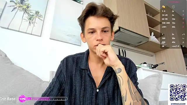 Snapshot of MiracleCam chatting on October 14, 2025, 12:55 am MiracleCam online show from October 14, 2025, 12:55 am