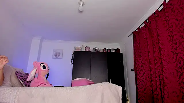 AlondraDiossa03 online show from January 26, 2025, 6:27 pm