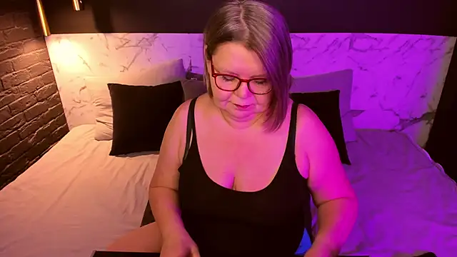 Shannonshine online show from October 30, 2025, 5:20 am