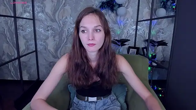 Snapshot of MirandaGlow chatting on January 10, 2025, 5:37 am MirandaGlow online show from January 10, 2025, 5:37 am