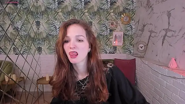 Snapshot of MirandaGlow chatting on January 22, 2025, 5:48 am MirandaGlow online show from January 22, 2025, 5:48 am