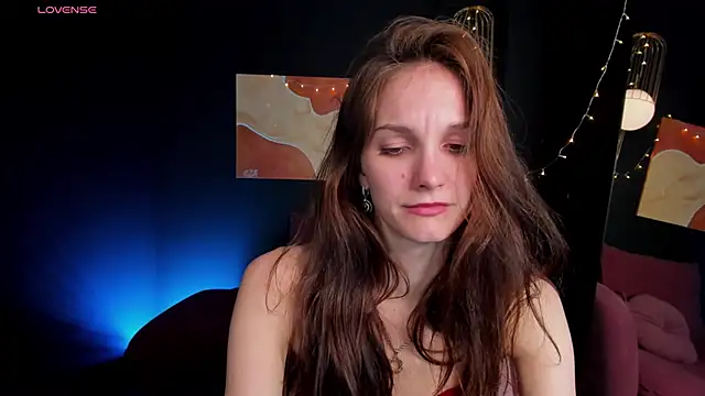 Snapshot of MirandaGlow chatting on March 6, 2025, 11:58 am MirandaGlow online show from March 6, 2025, 11:58 am