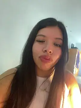 Snapshot of DulceAngelica chatting on May 4, 2026, 2:18 am DulceAngelica online show from May 4, 2026, 2:18 am