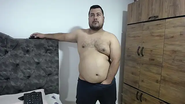 santi hothot online show from December 2, 2025, 7:42 pm