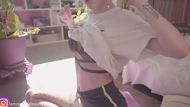 Snapshot of YourBabyPearl chatting on March 10, 2025, 10:37 am YourBabyPearl online show from March 10, 2025, 10:37 am