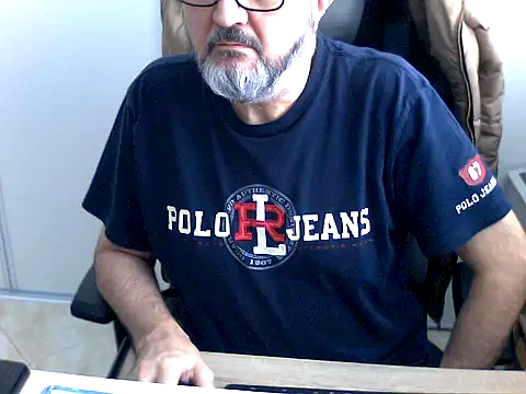 Snapshot of steb06 chatting on December 18, 2025, 2:56 pm steb06 online show from December 18, 2025, 2:56 pm