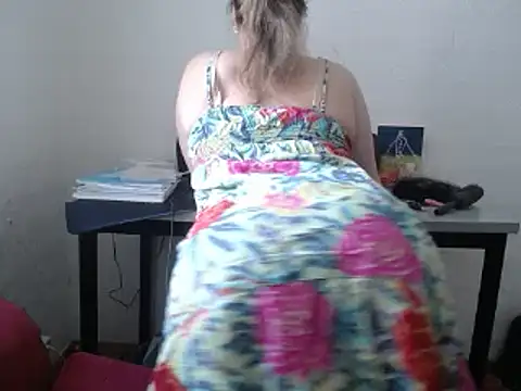 Snapshot of Milana235 chatting on March 19, 2025, 6:57 am Milana235 online show from March 19, 2025, 6:57 am