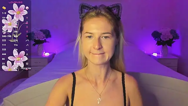 AnnaCarrera online show from September 16, 2025, 6:20 pm