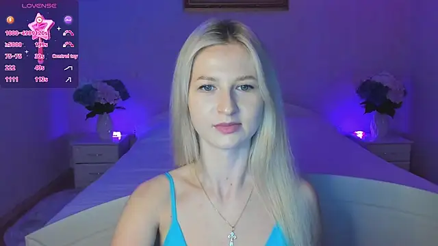 AnnaCarrera online show from November 17, 2025, 4:46 pm