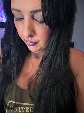 Snapshot of TiffanyRoxx chatting on October 27, 2025, 7:51 pm TiffanyRoxx online show from October 27, 2025, 7:51 pm