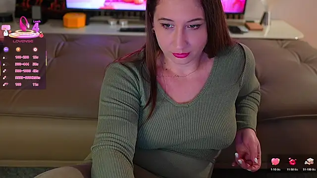 Snapshot of pawg_queen chatting on October 19, 2025, 9:48 pm pawg queen online show from October 19, 2025, 9:48 pm