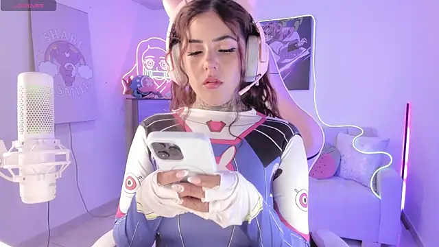 Snapshot of cute_catlyn chatting on November 27, 2025, 4:53 pm cute catlyn online show from November 27, 2025, 4:53 pm