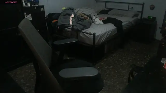 SexxxyLouis online show from December 23, 2025, 8:23 am