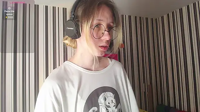 Snapshot of _Hanna_Moon_ chatting on January 5, 2025, 9:05 am Hanna Moon online show from January 5, 2025, 9:05 am