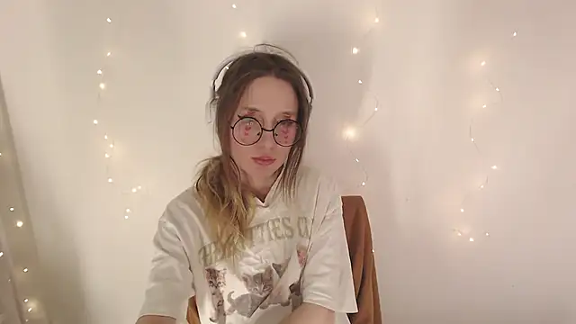  Hanna Moon  online show from February 1, 2026, 3:54 pm