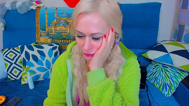 EllenMoore online show from January 13, 2025, 2:39 am