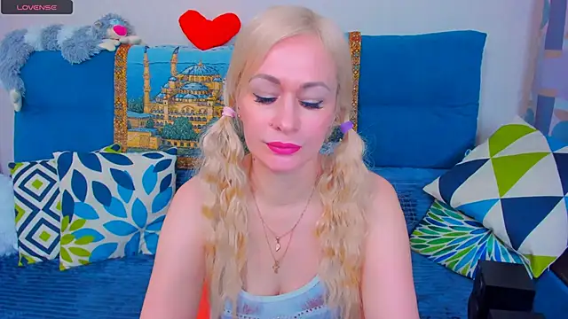 EllenMoore online show from January 18, 2025, 2:36 am