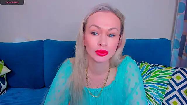 EllenMoore online show from September 9, 2025, 3:06 am