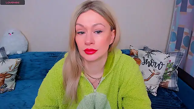 EllenMoore online show from March 4, 2026, 3:12 am