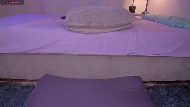 Snapshot of Secret_chells chatting on January 28, 2025, 11:07 pm Secret chells online show from January 28, 2025, 11:07 pm