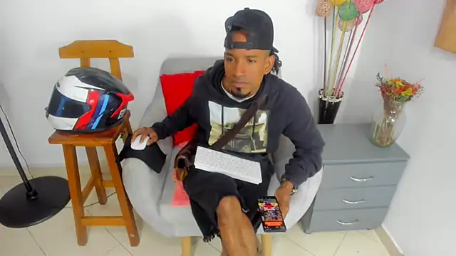 anhtony wayans online show from October 8, 2025, 12:41 am