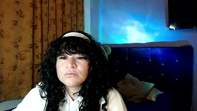 Snapshot of ANGELIQUE_KLANE chatting on October 28, 2025, 5:44 am ANGELIQUE KLANE online show from October 28, 2025, 5:44 am