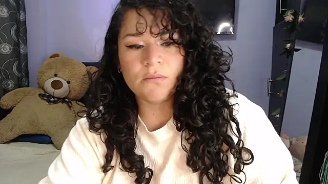 Snapshot of ANGELIQUE_KLANE chatting on May 5, 2026, 10:29 pm ANGELIQUE KLANE online show from May 5, 2026, 10:29 pm