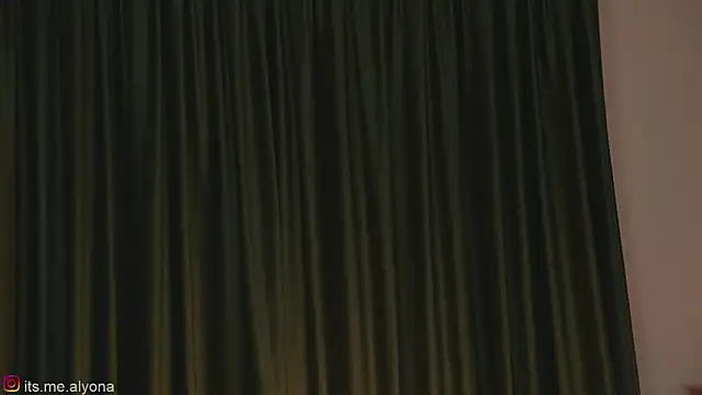 AlyonaX online show from March 16, 2026, 8:35 pm