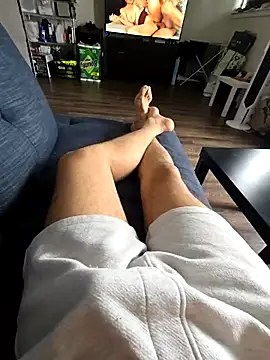 vikki432 online show from February 25, 2026, 5:00 pm